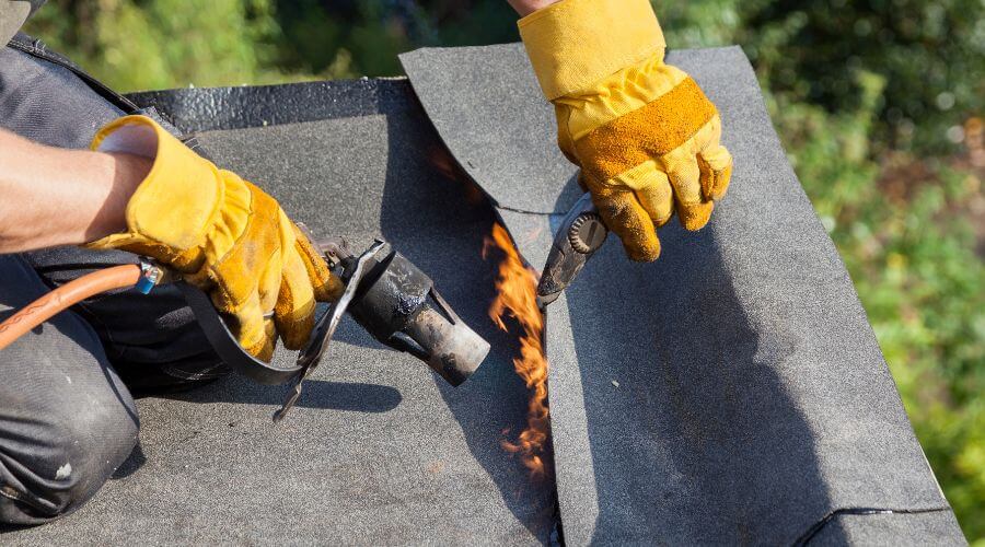 Professional gutter cleaning in Clayton, CA